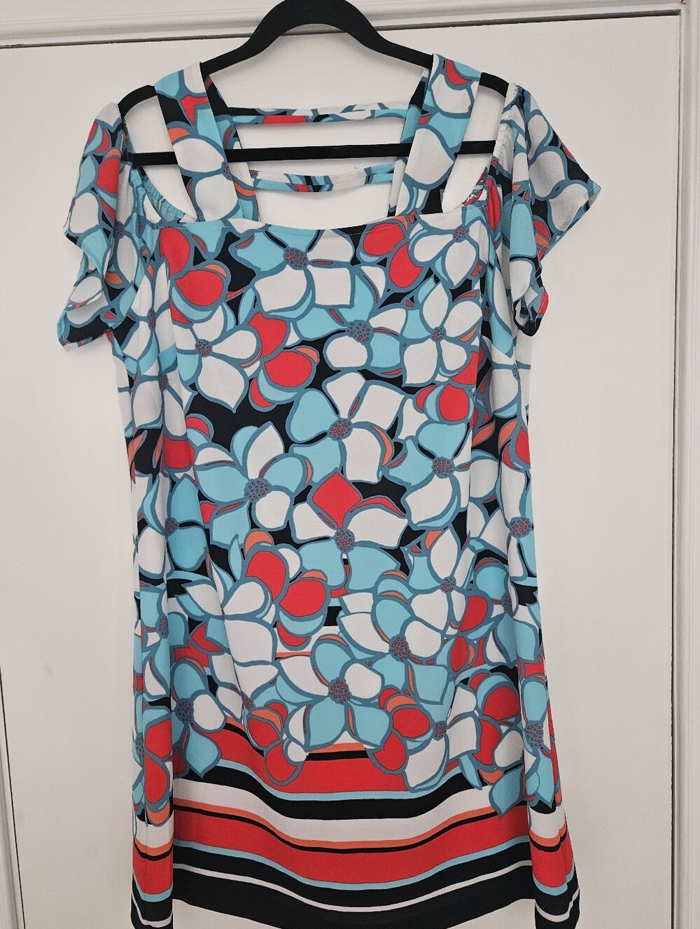 NWT Kaari Blue Floral Cold Shoulder Dress XL